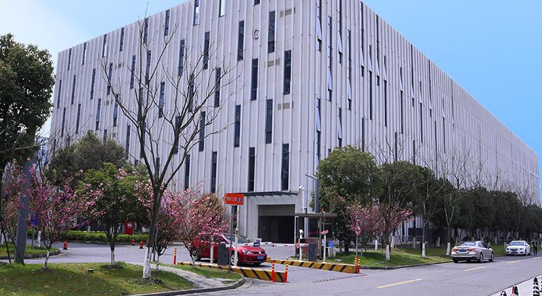 中检华通威选用91免费版网站步入式恒温恒湿试验室